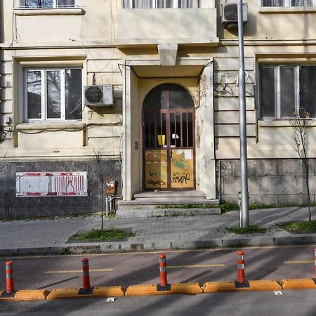 Small Studio On Budget In The Heart Of City Варна Екстериор снимка