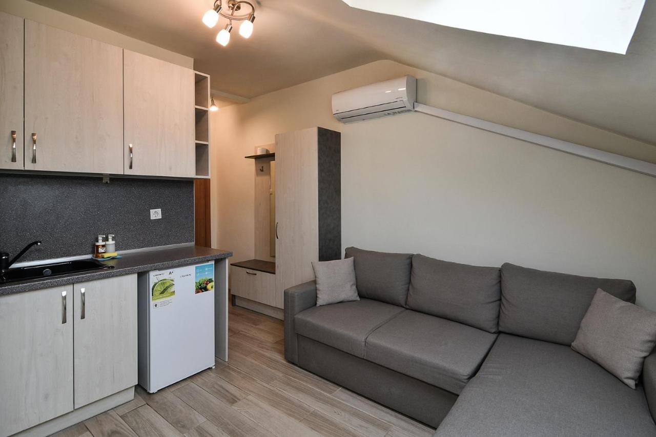 Small Studio On Budget In The Heart Of City Варна Екстериор снимка