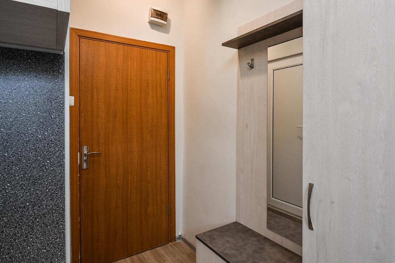 Small Studio On Budget In The Heart Of City Варна Екстериор снимка
