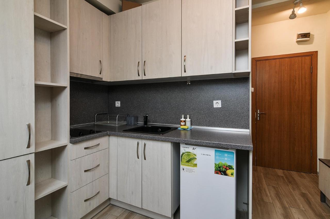 Small Studio On Budget In The Heart Of City Варна Екстериор снимка